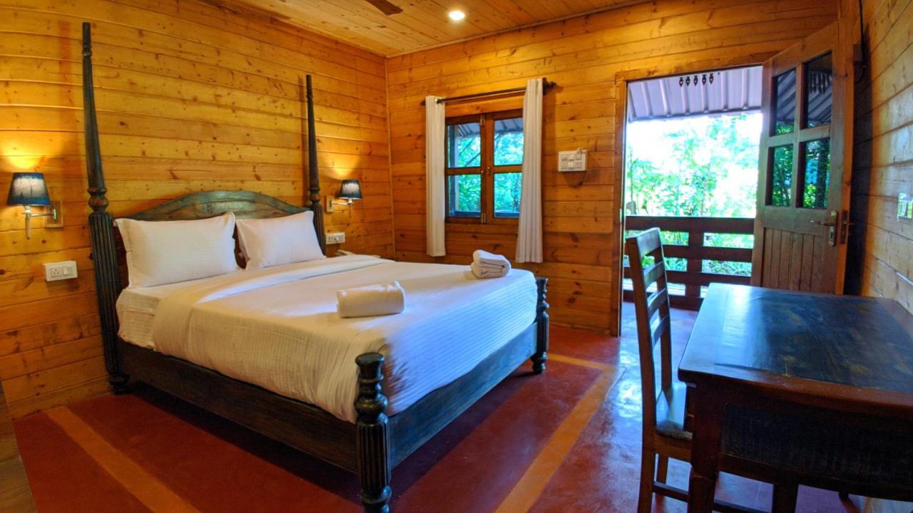 Shunyachi Lotusfeet Hotel Morjim Exterior photo