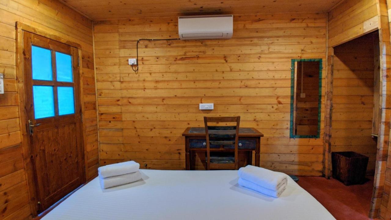 Shunyachi Lotusfeet Hotel Morjim Exterior photo