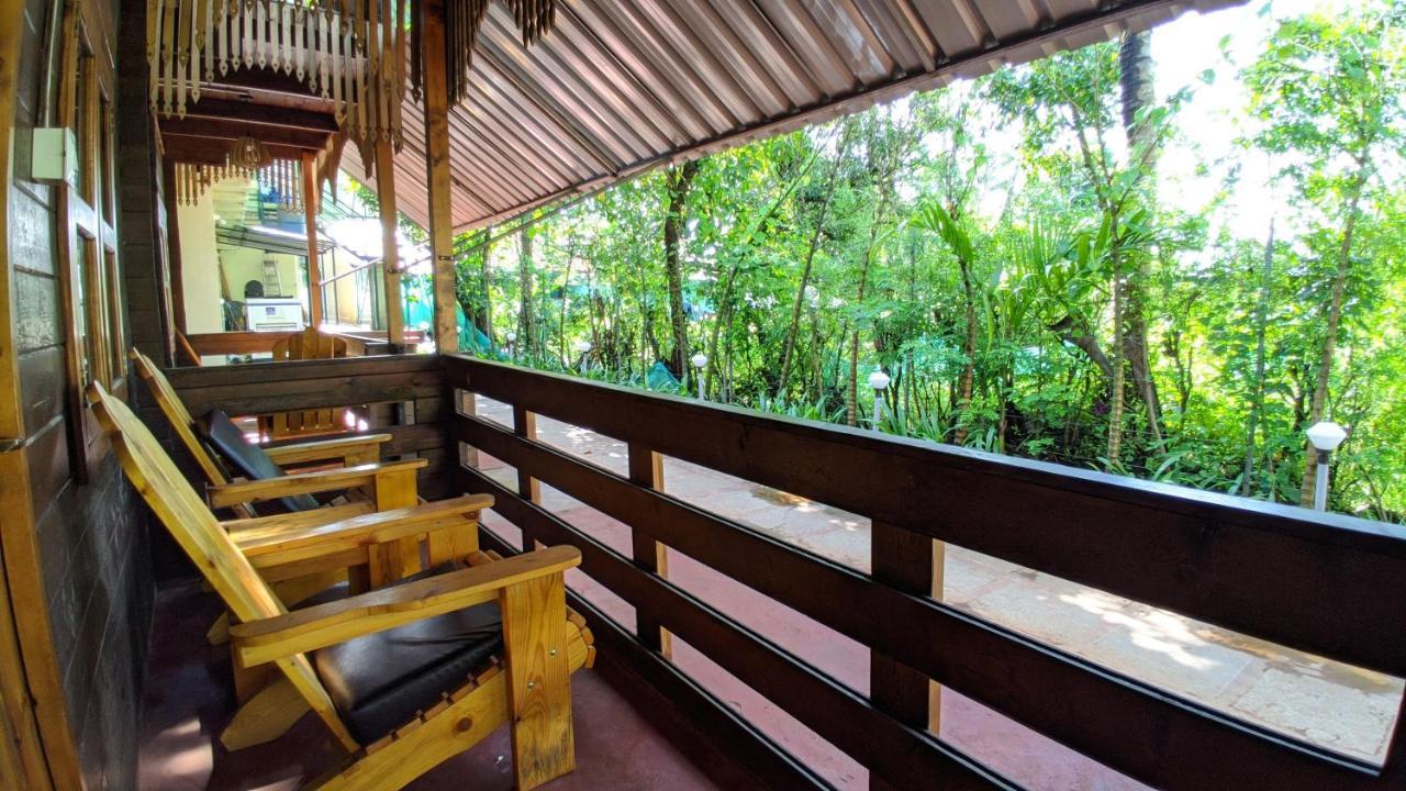 Shunyachi Lotusfeet Hotel Morjim Exterior photo