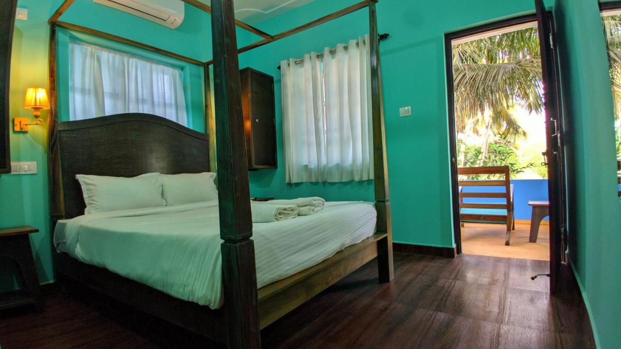 Shunyachi Lotusfeet Hotel Morjim Exterior photo