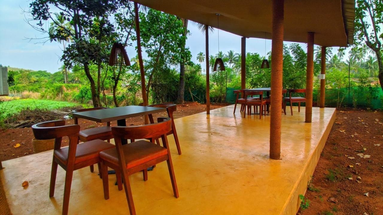 Shunyachi Lotusfeet Hotel Morjim Exterior photo
