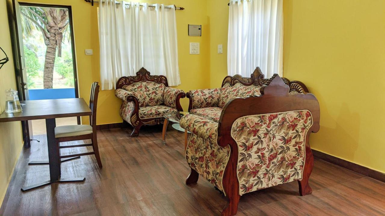 Shunyachi Lotusfeet Hotel Morjim Exterior photo