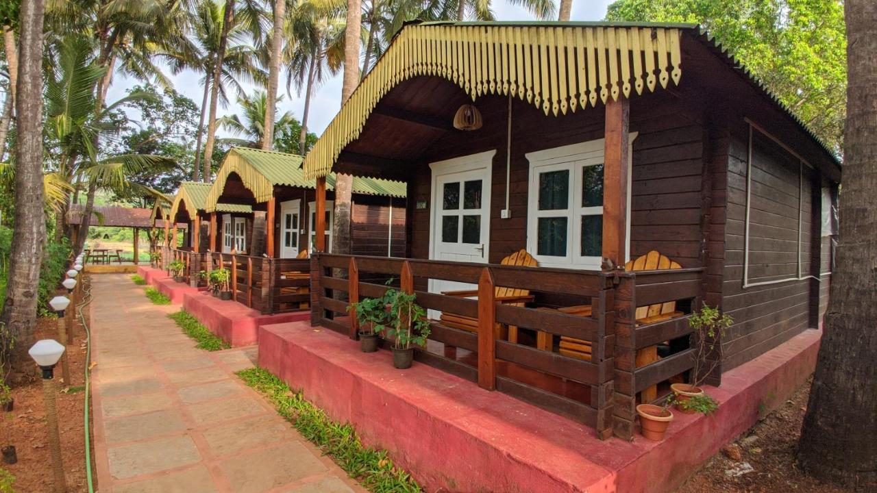 Shunyachi Lotusfeet Hotel Morjim Exterior photo
