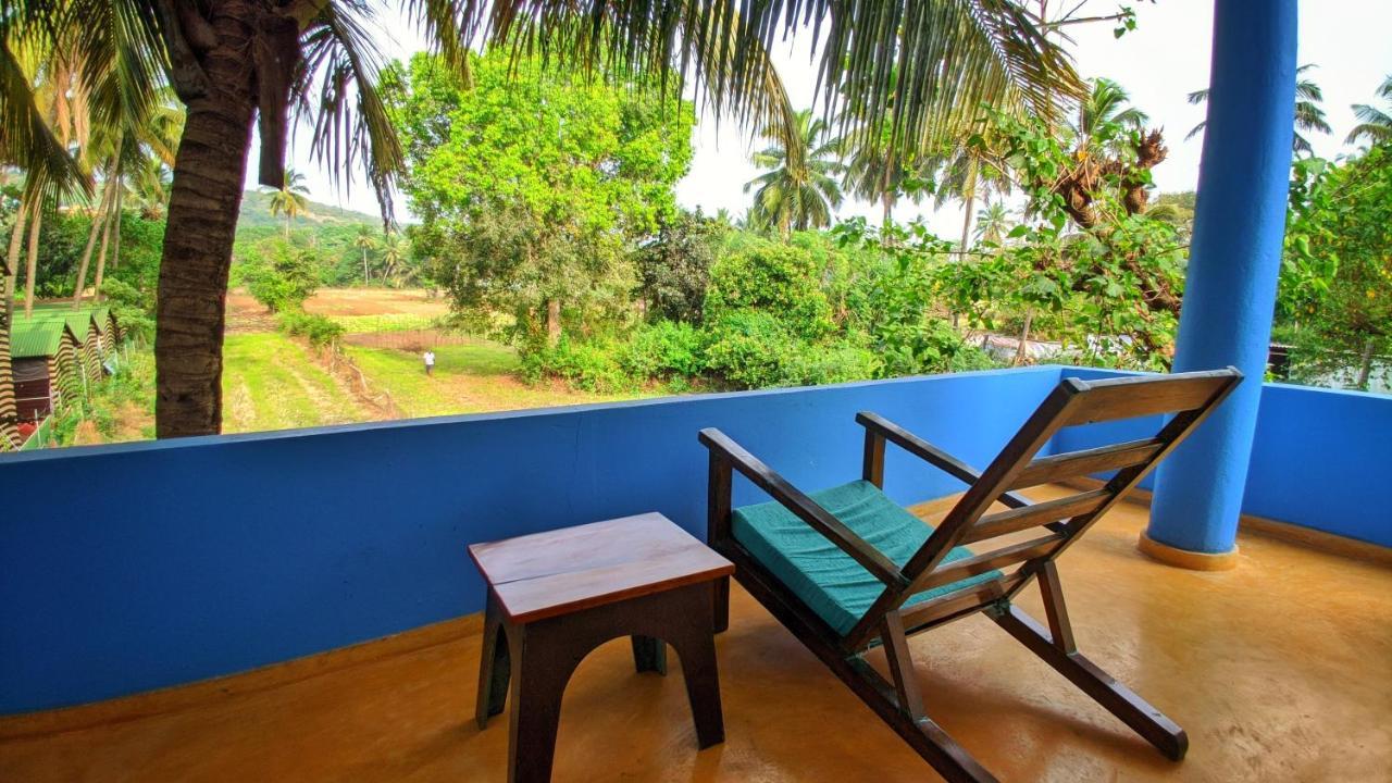 Shunyachi Lotusfeet Hotel Morjim Exterior photo
