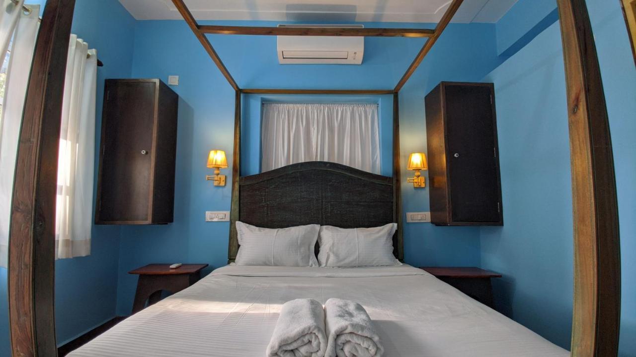 Shunyachi Lotusfeet Hotel Morjim Exterior photo