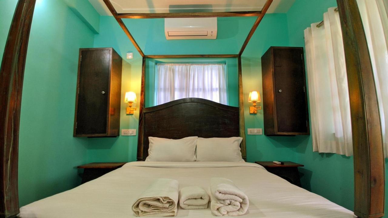 Shunyachi Lotusfeet Hotel Morjim Exterior photo